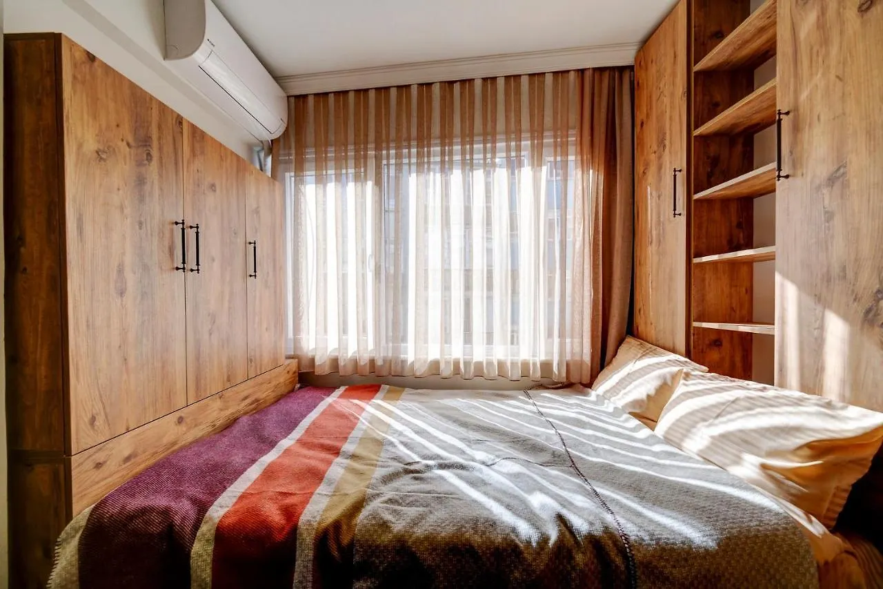 2023 Decoration, New Electonics, 50Mbps Internet, Modern, Studio, 18M2, Best Location, 300 M To Bosphorus Istanbul Guest house