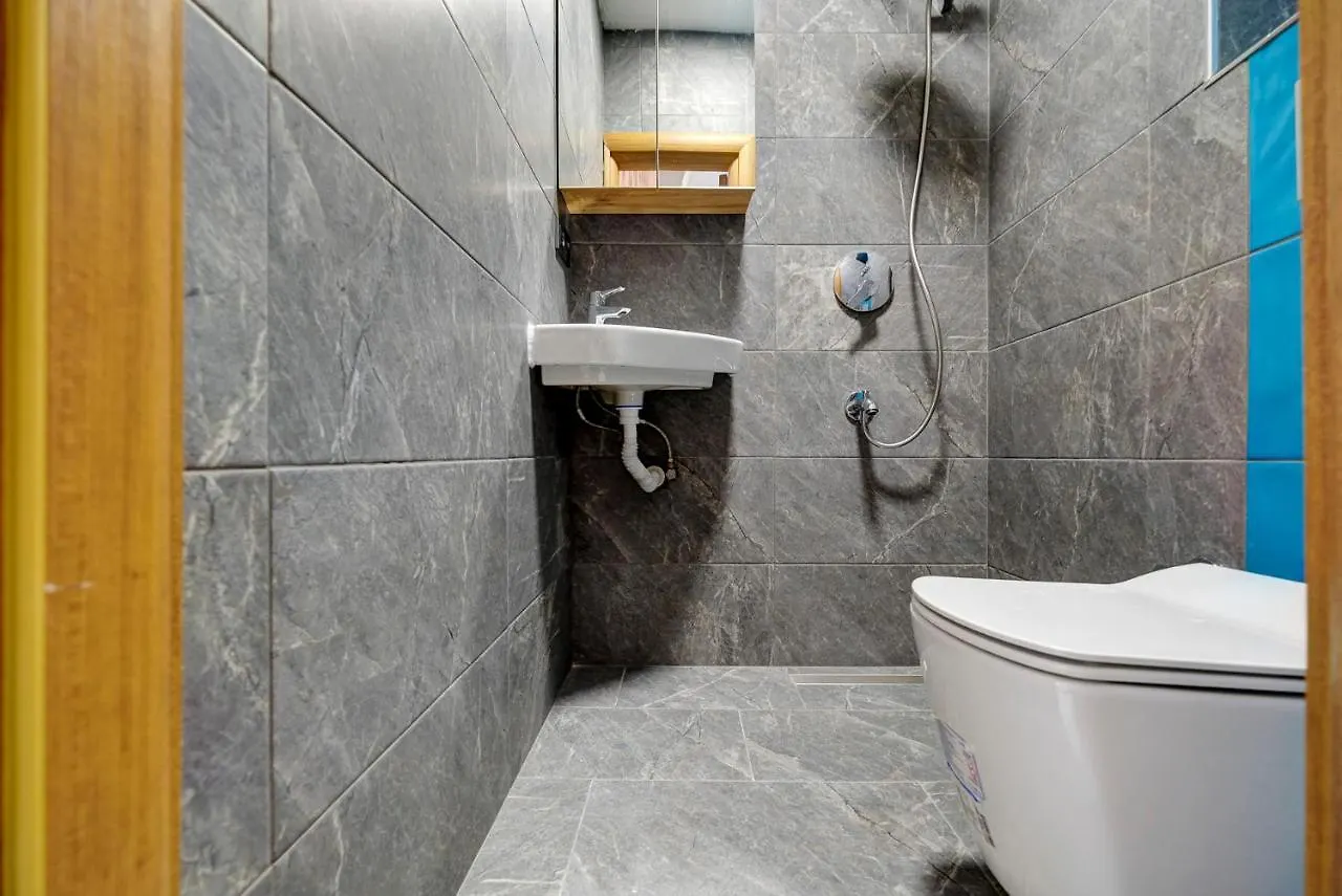 Guest house 2023 Decoration, New Electonics, 50Mbps Internet, Modern, Studio, 18M2, Best Location, 300 M To Bosphorus Istanbul Turkey